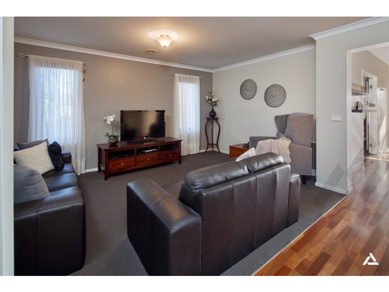 71 Cook Street, Drouin VIC 3818