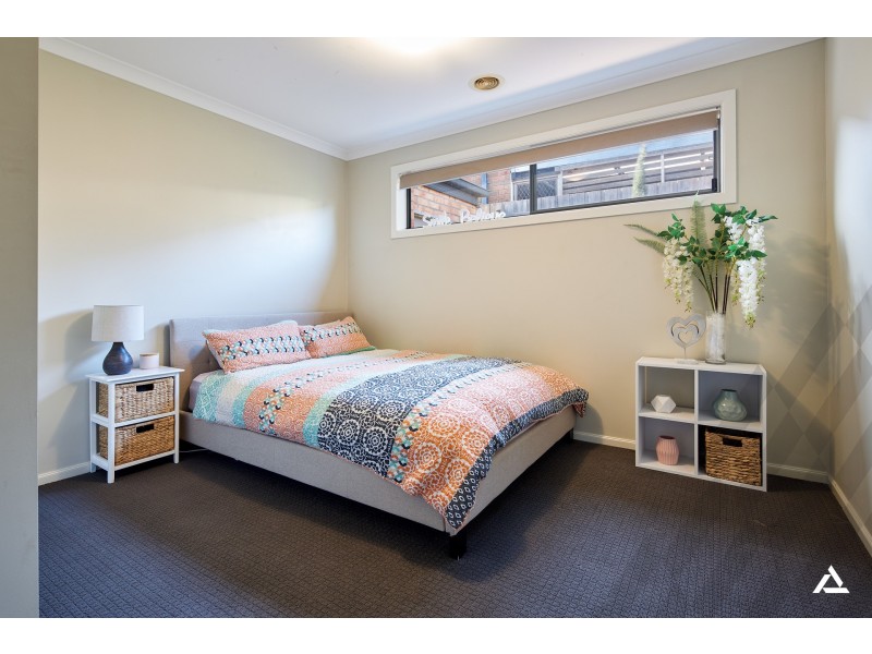 71 Cook Street, Drouin VIC 3818