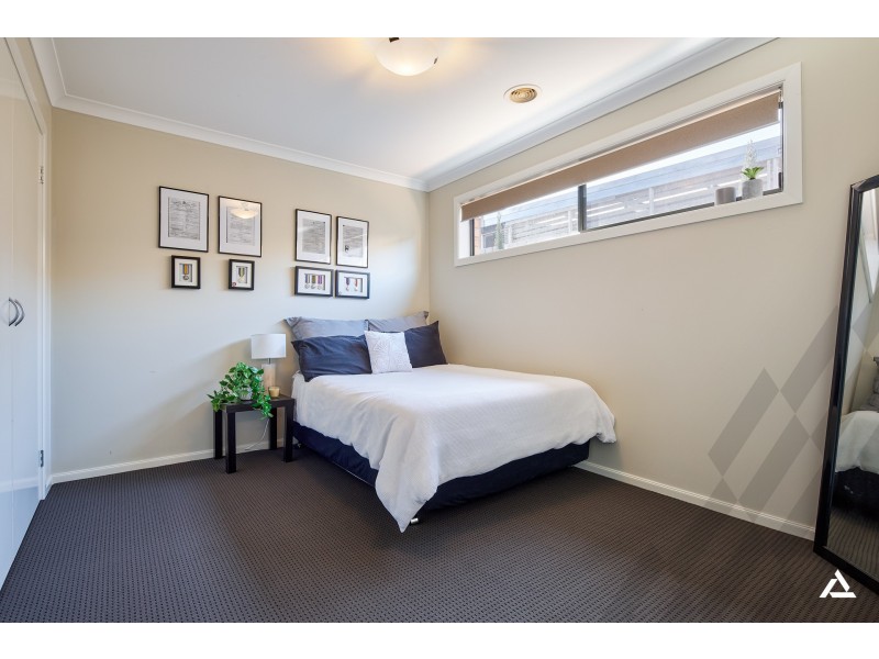 71 Cook Street, Drouin VIC 3818