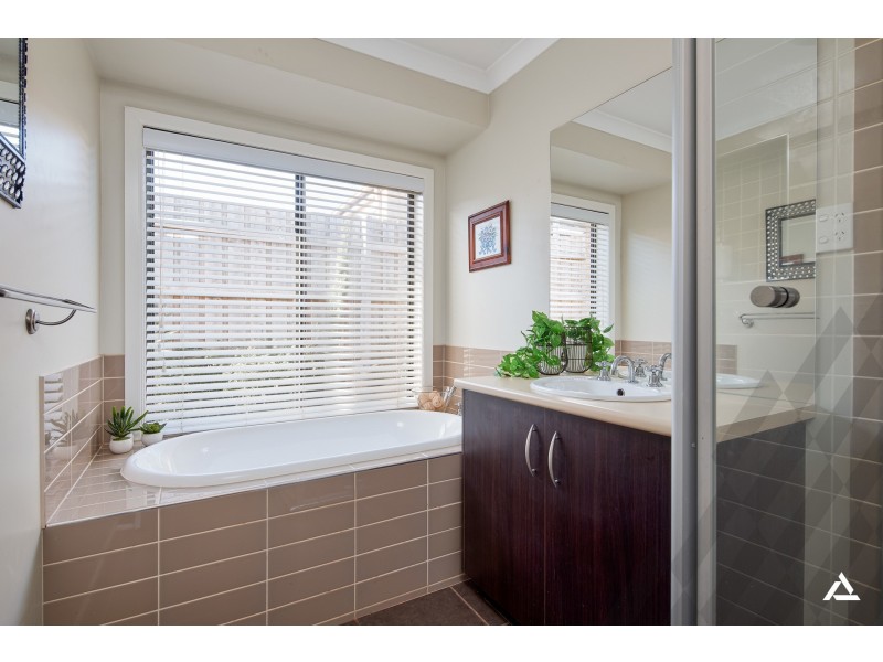 71 Cook Street, Drouin VIC 3818