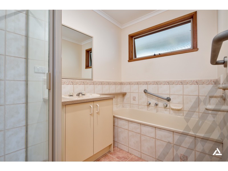 6 Flax Mill Close, Drouin VIC 3818