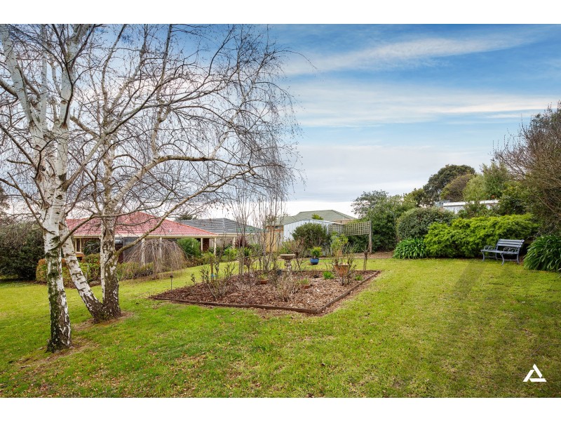 6 Flax Mill Close, Drouin VIC 3818