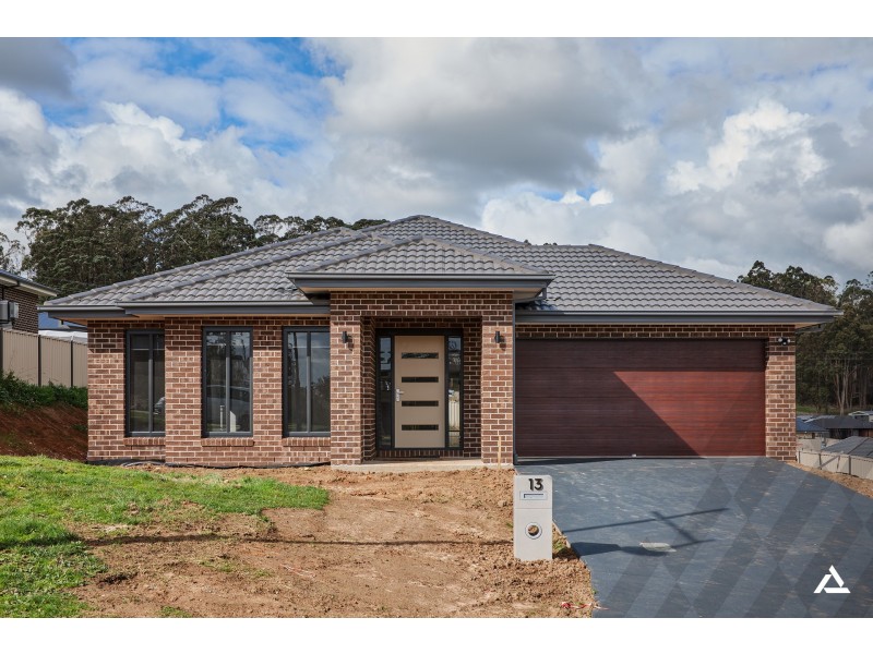 13 Waterford Court, Drouin VIC 3818