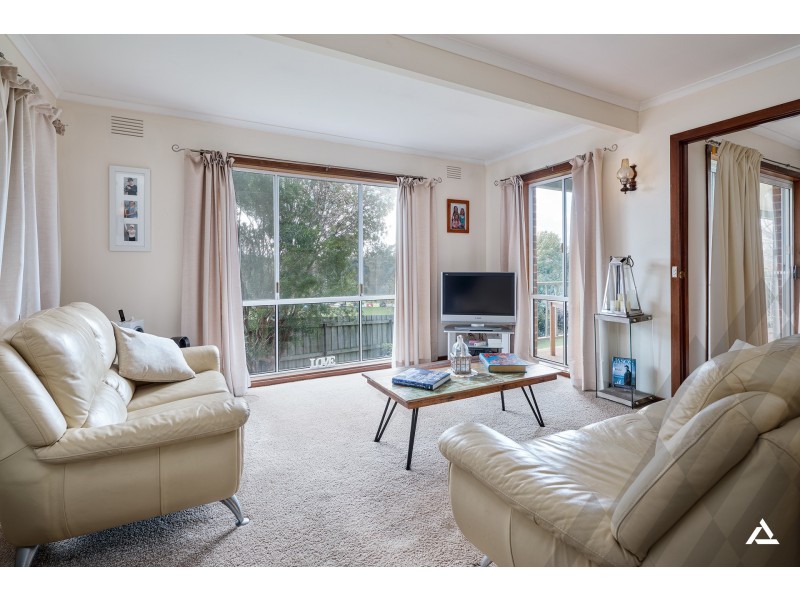 30 Archibald Crescent, Warragul VIC 3820