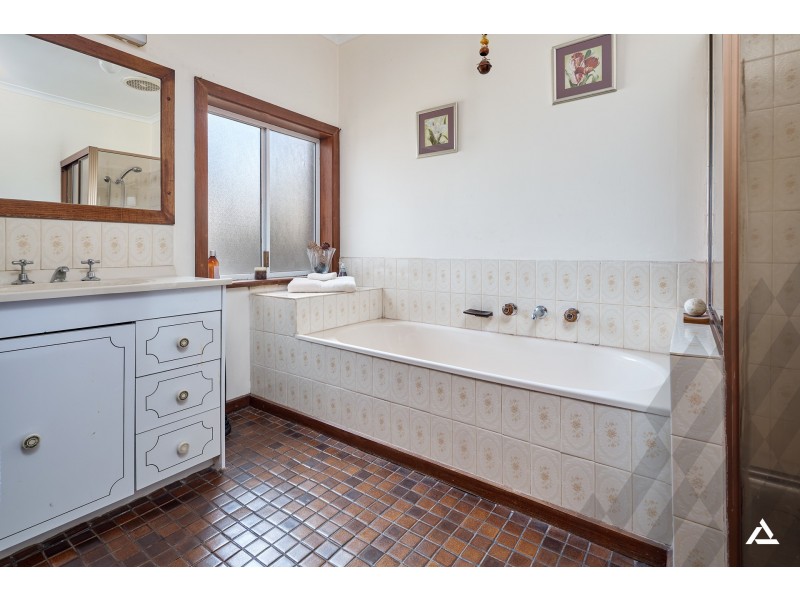 30 Archibald Crescent, Warragul VIC 3820