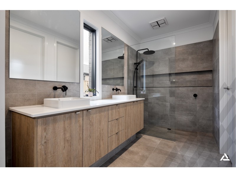 130 Twin Ranges Drive, Warragul VIC 3820