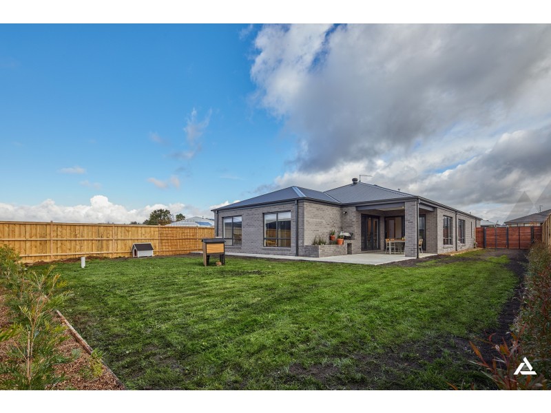 130 Twin Ranges Drive, Warragul VIC 3820