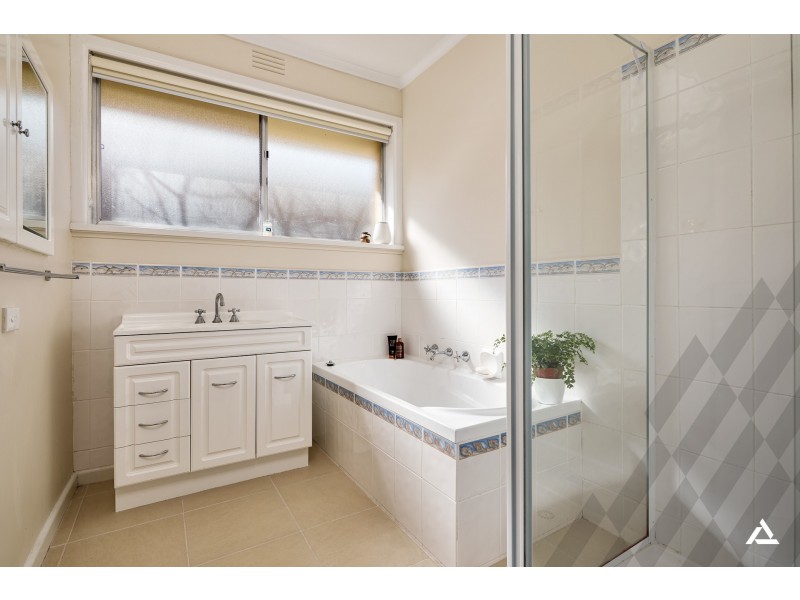 27 Clifford Street, Warragul VIC 3820