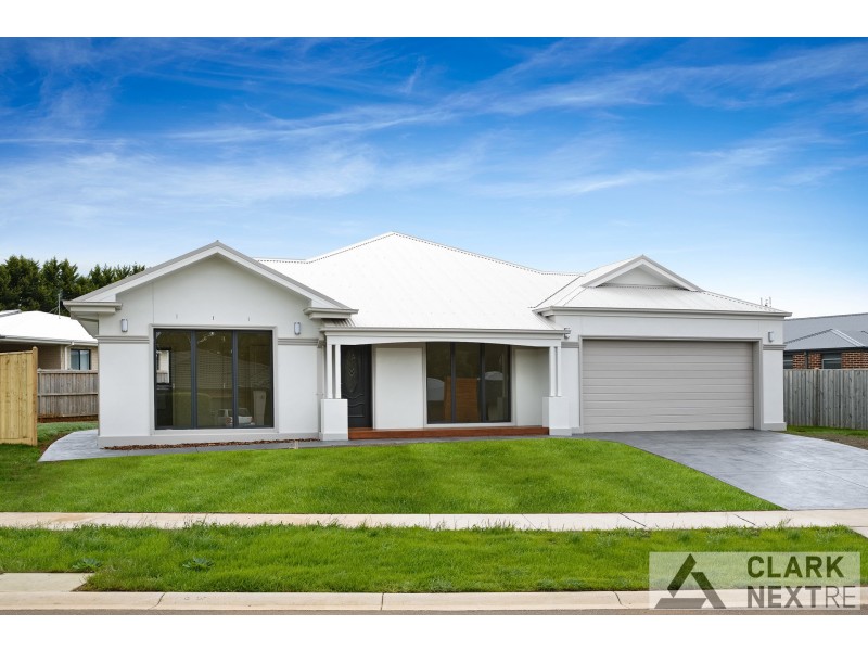 24 Kensington Drive, Warragul VIC 3820