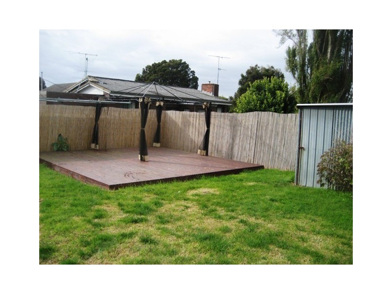 15 Pioneer Street, Warragul VIC 3820