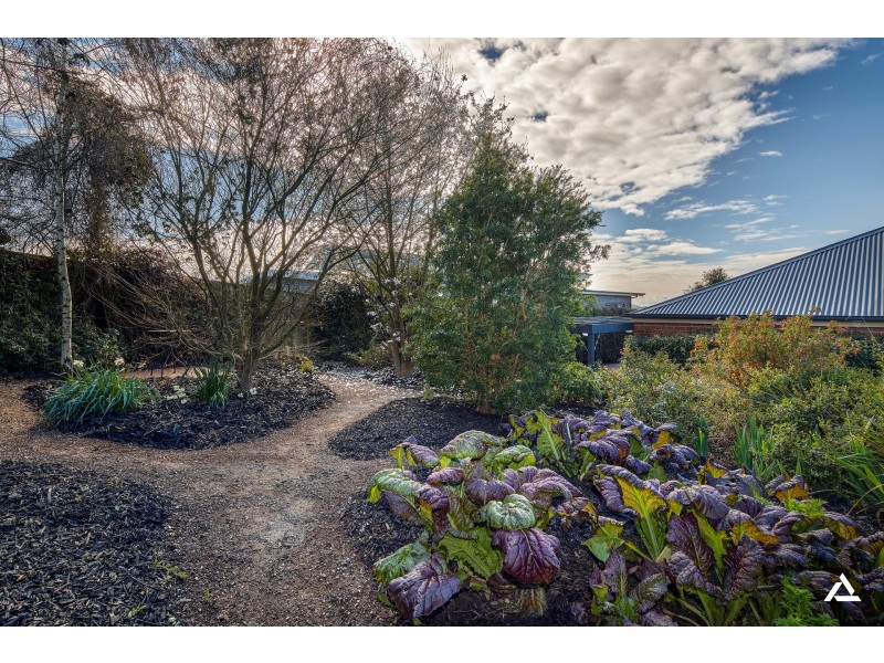 77 Twin Ranges Drive, Warragul VIC 3820