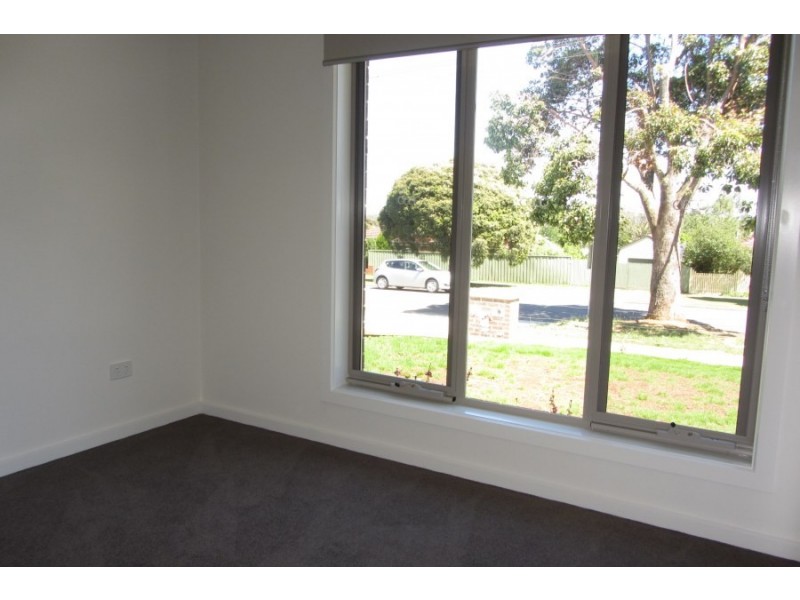 1/4 Albert Road, Drouin VIC 3818