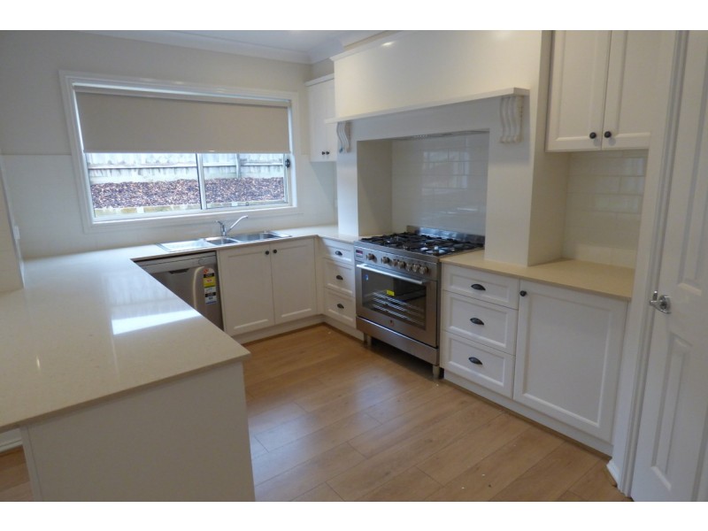 5 Ajax Street, Drouin VIC 3818