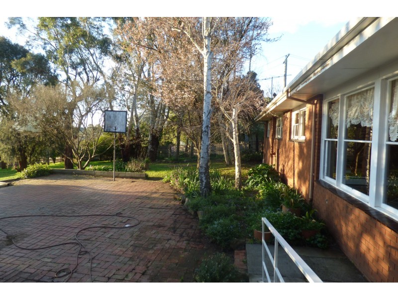 77 Brandy Creek Road, Warragul VIC 3820