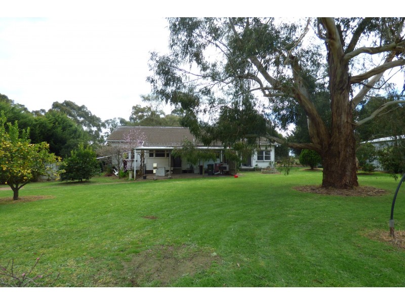 75 Gardner And Holman Road, Drouin VIC 3818