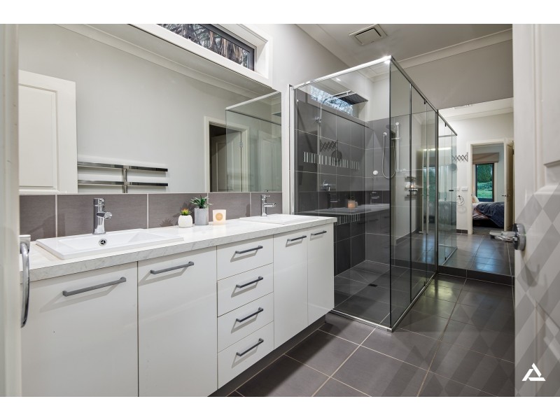 38 Cason Crescent, Warragul VIC 3820