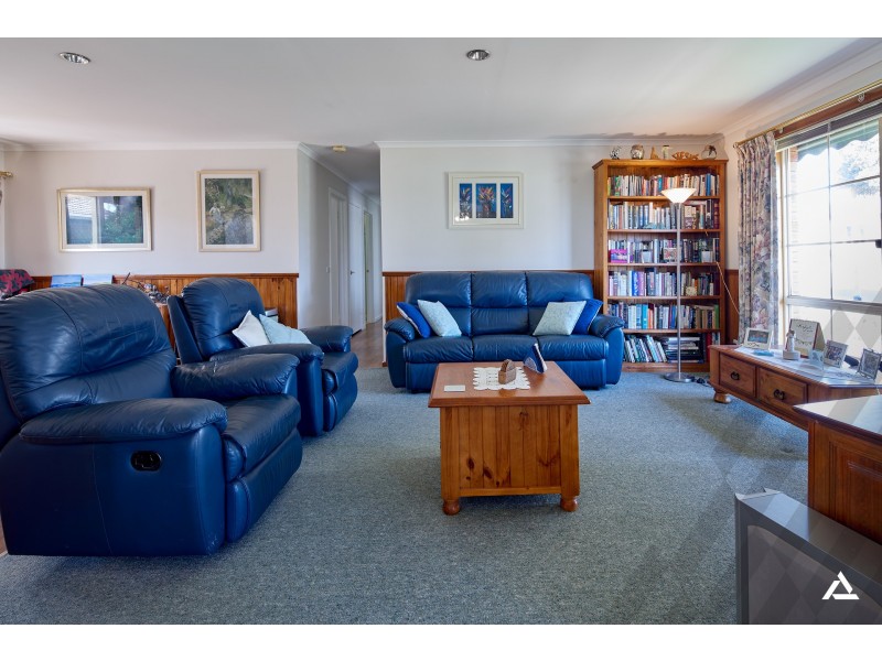 22 Jackson Drive, Drouin VIC 3818