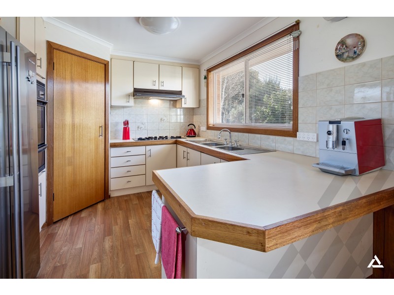 22 Jackson Drive, Drouin VIC 3818