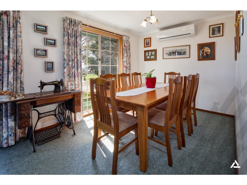 22 Jackson Drive, Drouin VIC 3818