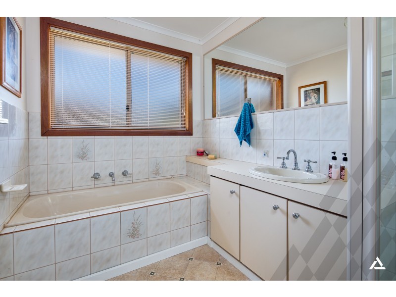 22 Jackson Drive, Drouin VIC 3818