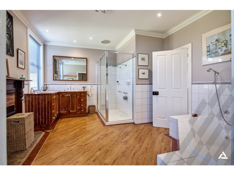 1020 Jacksons Track, Jindivick VIC 3818