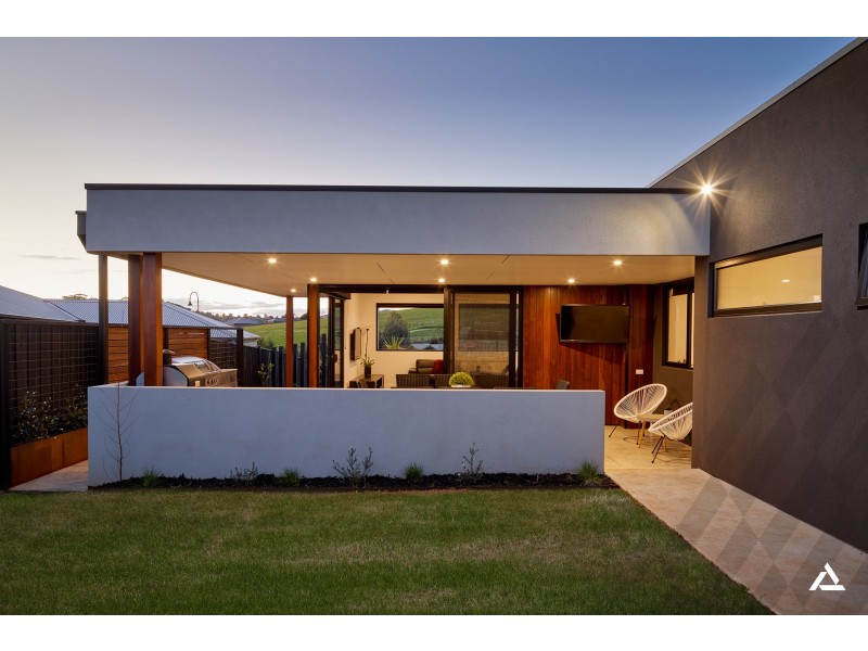 14 Emberwood Road, Warragul VIC 3820