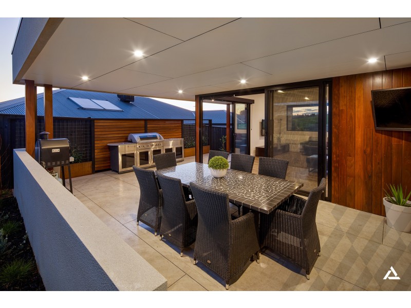 14 Emberwood Road, Warragul VIC 3820