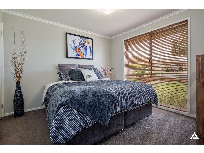 17 Helen Street, Drouin VIC 3818