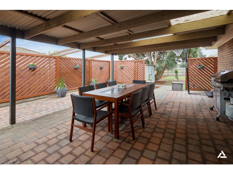 17 Helen Street, Drouin VIC 3818