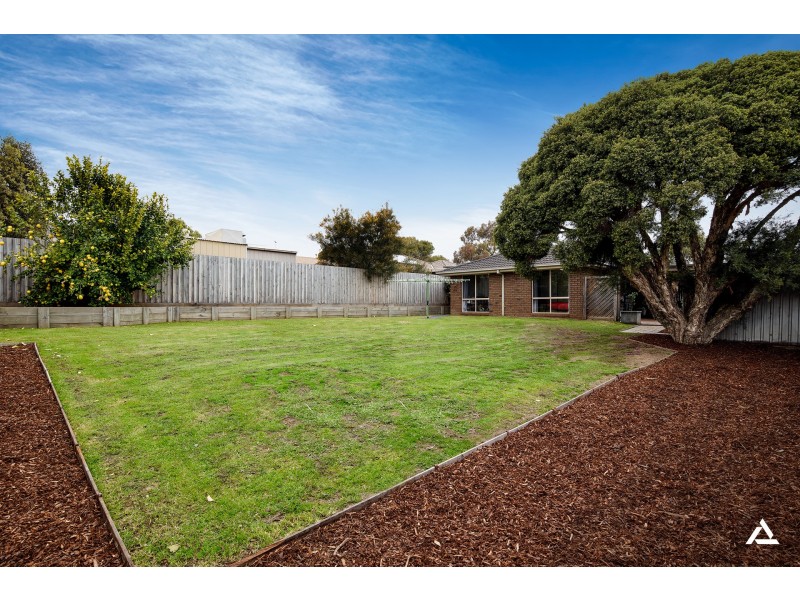 17 Helen Street, Drouin VIC 3818