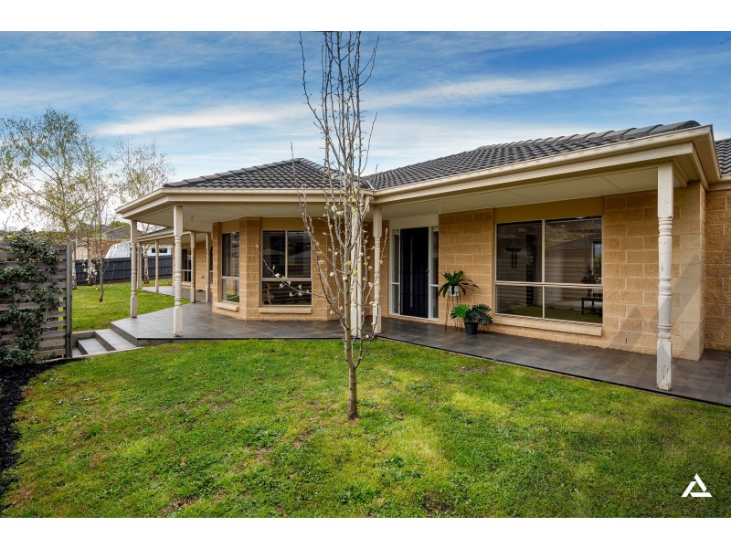 27 Mcmillan Drive, Warragul VIC 3820