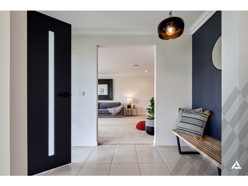 27 Mcmillan Drive, Warragul VIC 3820