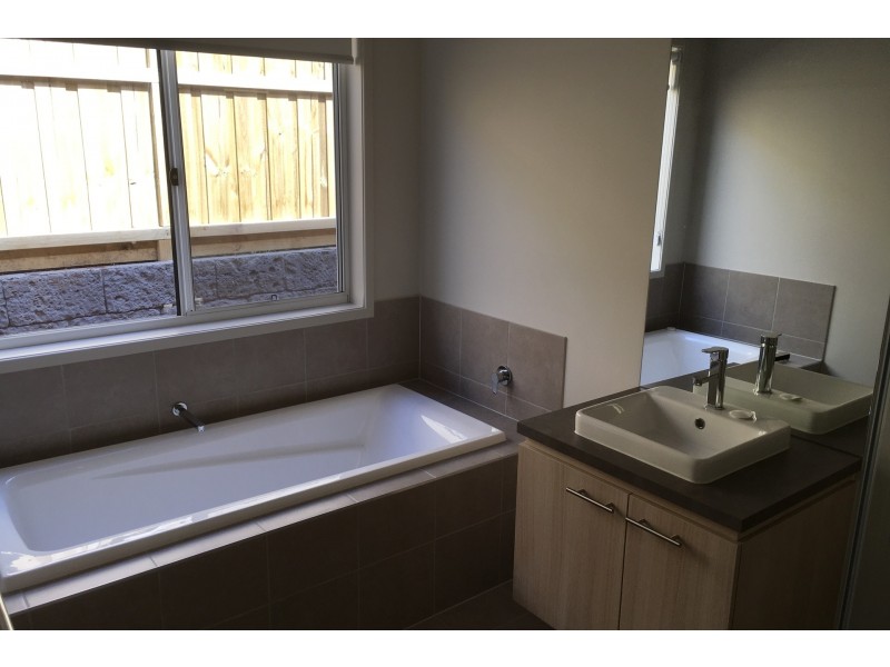 5 Cumberland Avenue, Warragul VIC 3820