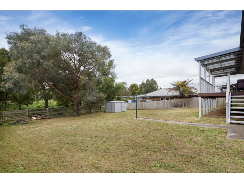 13 Hayes Drive, Warragul VIC 3820