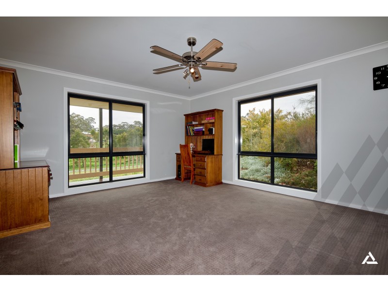 24 Settlers Rise, Drouin VIC 3818