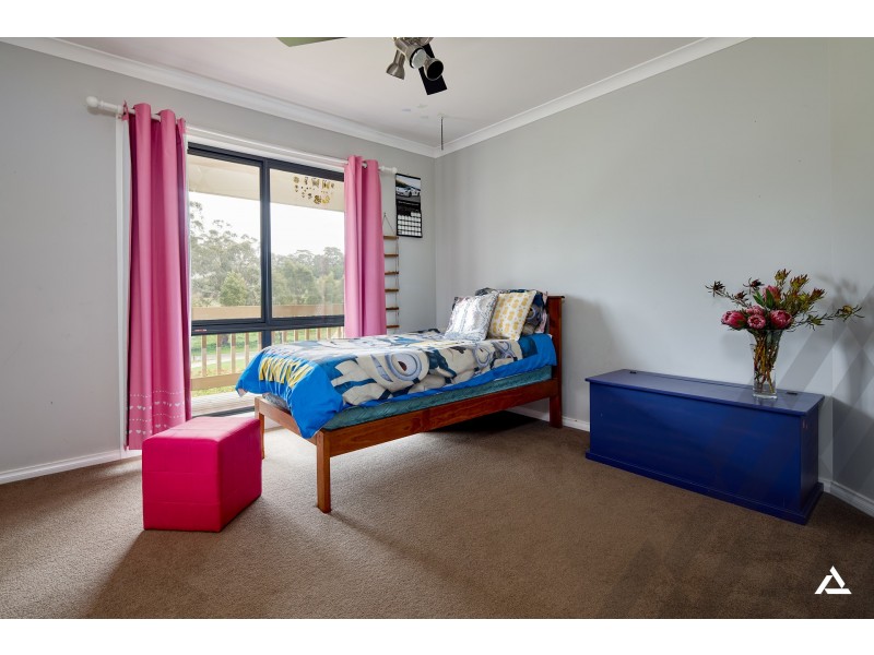 24 Settlers Rise, Drouin VIC 3818