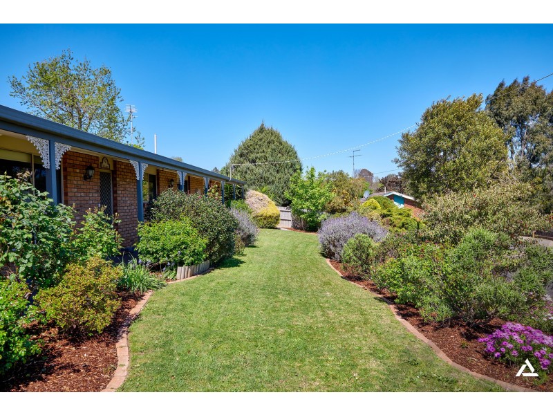 12 Bright Court, Drouin VIC 3818