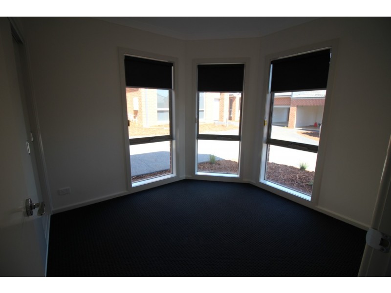 4/4 Hearn Street, Drouin VIC 3818