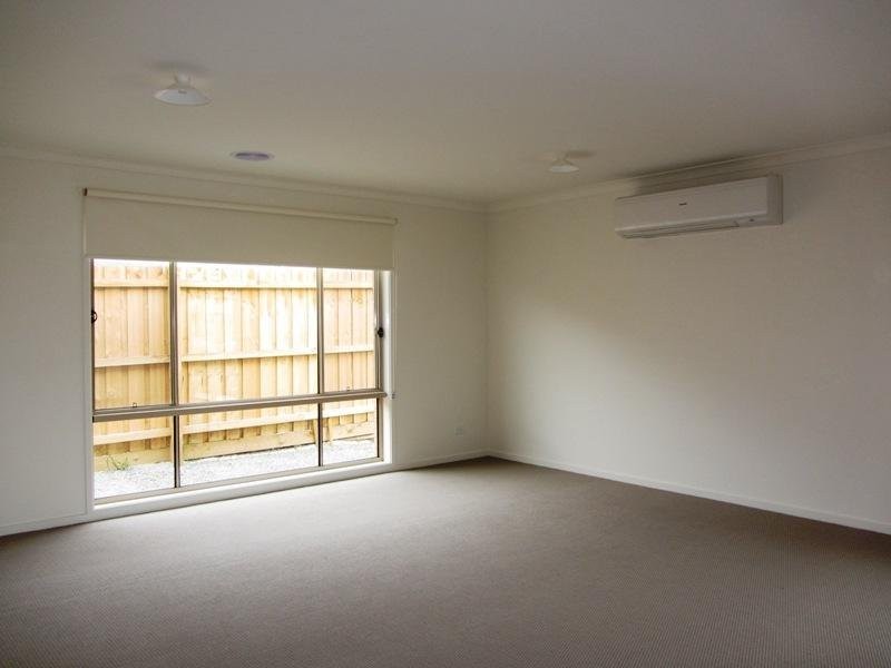 39 Summerhill Boulevard, Drouin VIC 3818