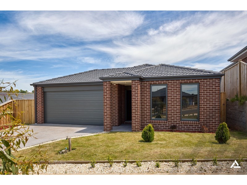 22 Redleaf Avenue, Warragul VIC 3820