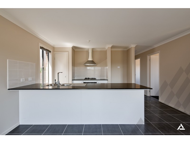 22 Redleaf Avenue, Warragul VIC 3820