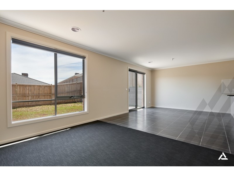 22 Redleaf Avenue, Warragul VIC 3820
