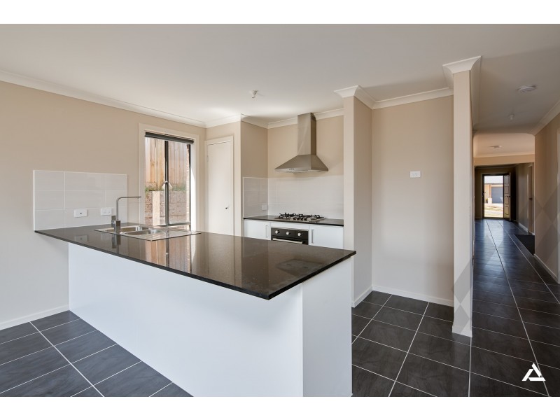22 Redleaf Avenue, Warragul VIC 3820