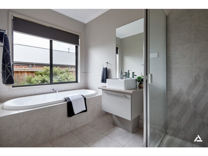 10 Skyline Drive, Warragul VIC 3820
