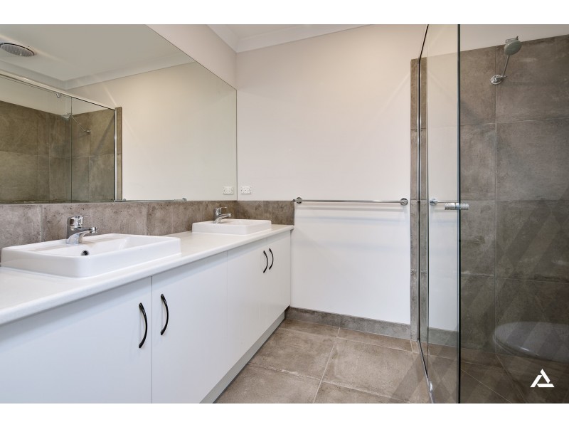 3 Saxon Road, Drouin VIC 3818