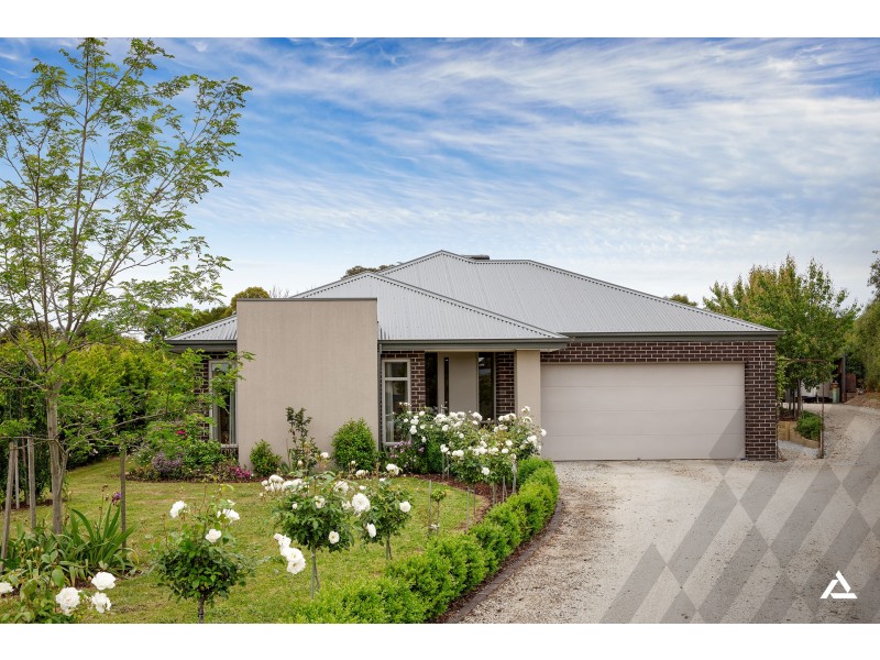 12 Settlers Rise, Drouin VIC 3818
