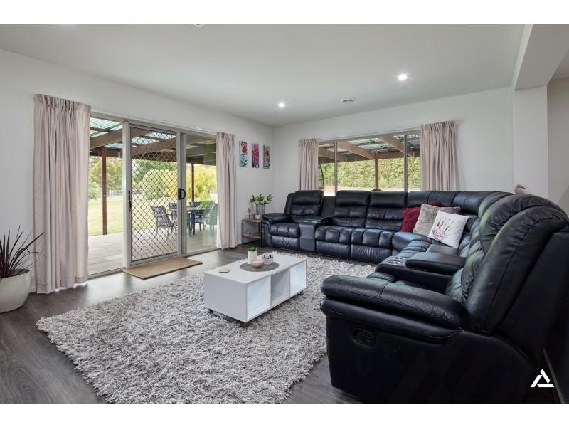 12 Settlers Rise, Drouin VIC 3818