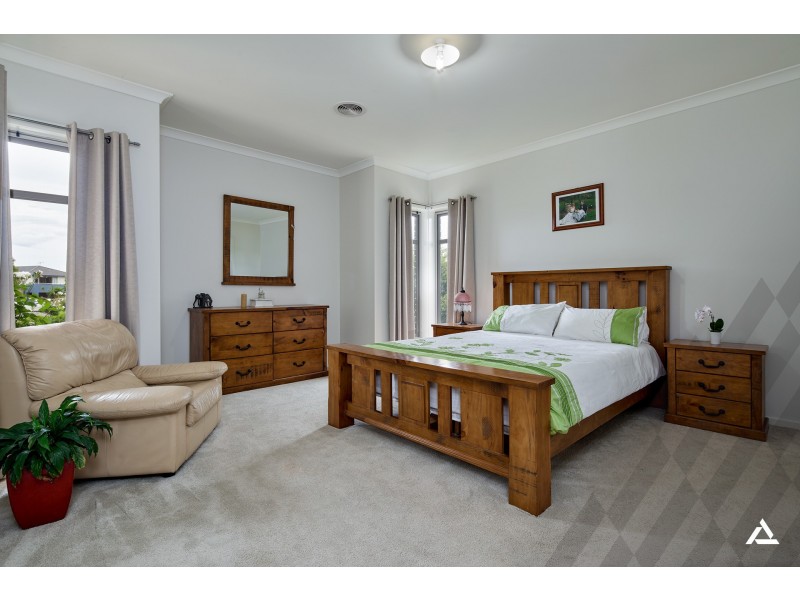 12 Settlers Rise, Drouin VIC 3818