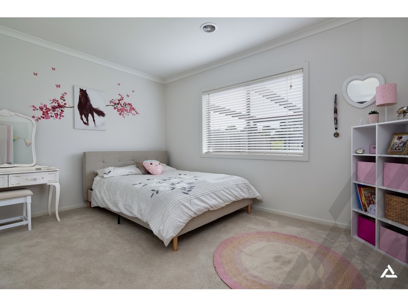 12 Settlers Rise, Drouin VIC 3818