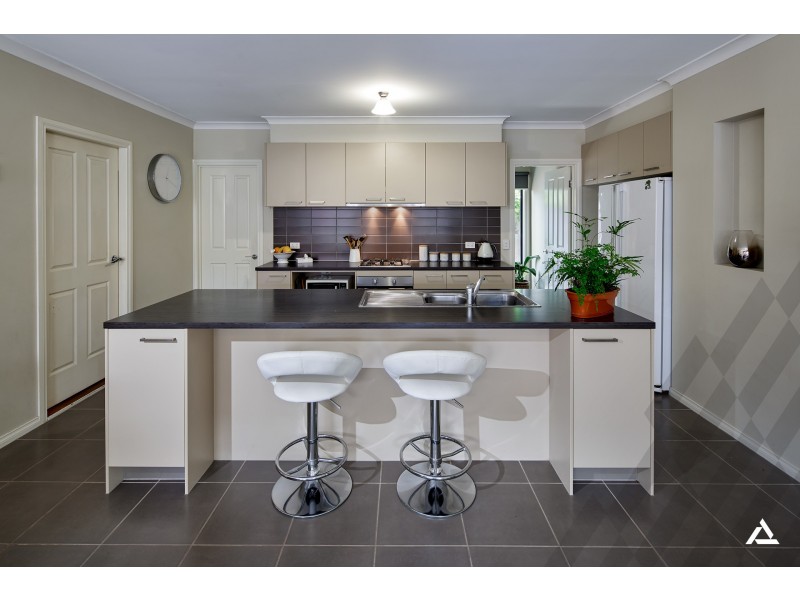 2 Oberon Place, Drouin VIC 3818
